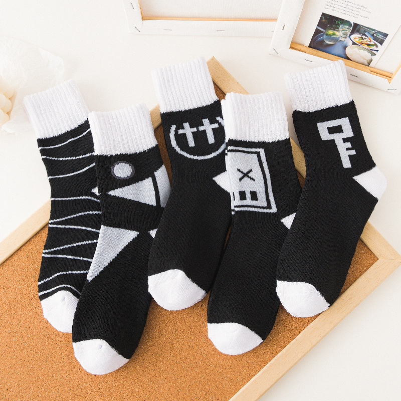 New men's autumn and winter warm and cold-resistant cotton socks, thickened black and white loop mid-calf strong heat-locking towel men's socks details Picture
