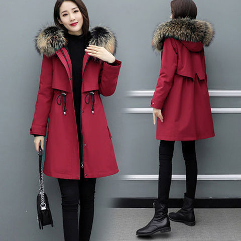The new faux fur coat for women is a mid-length, detachable, and one-piece fur casual coat that is slimming and figure-hugging details Picture