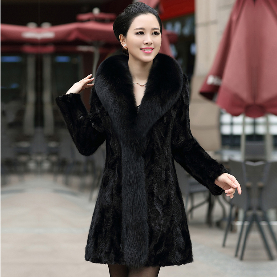 Haining mink fur Coat 2020 New Winter mid-length mixed mink women's mink coat, slim fox fur collar