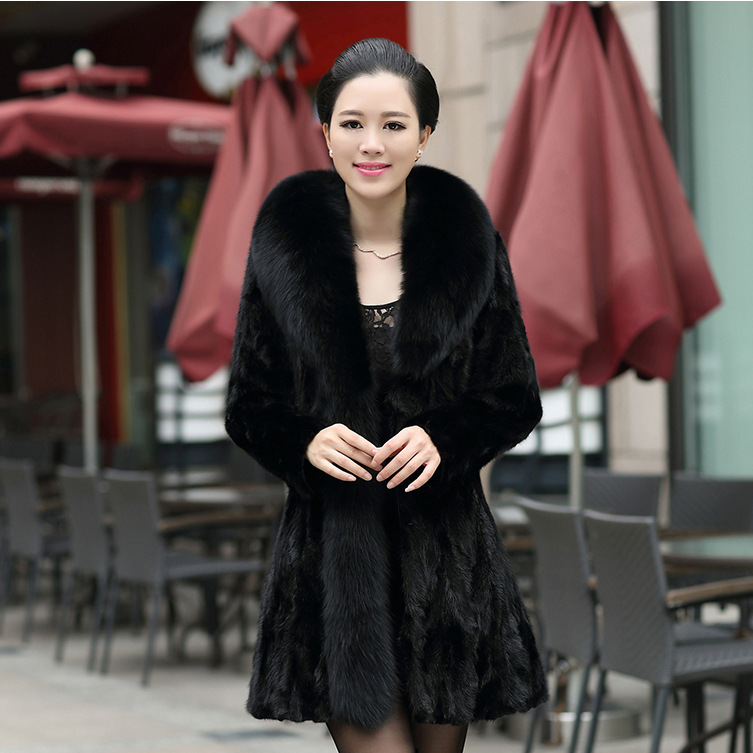Haining mink fur Coat 2020 New Winter mid-length mixed mink women's mink coat, slim fox fur collar details Picture