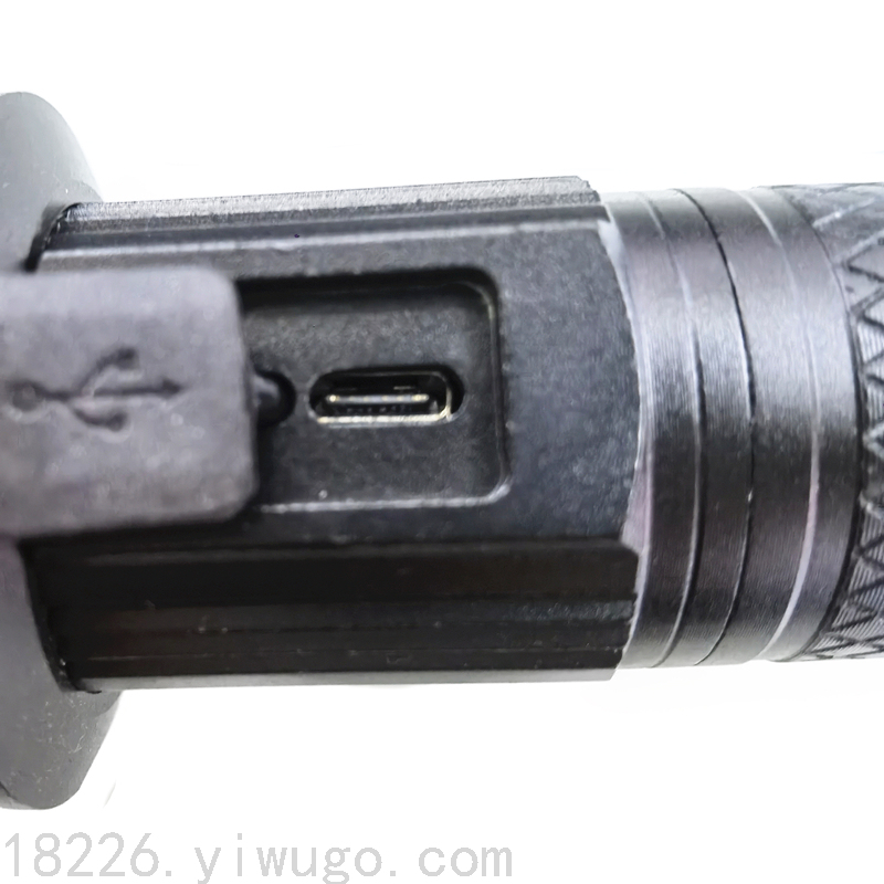 跨境P50强光手电26650电量显示LED伸缩变焦充电夜钓USB充电手电筒详情图4