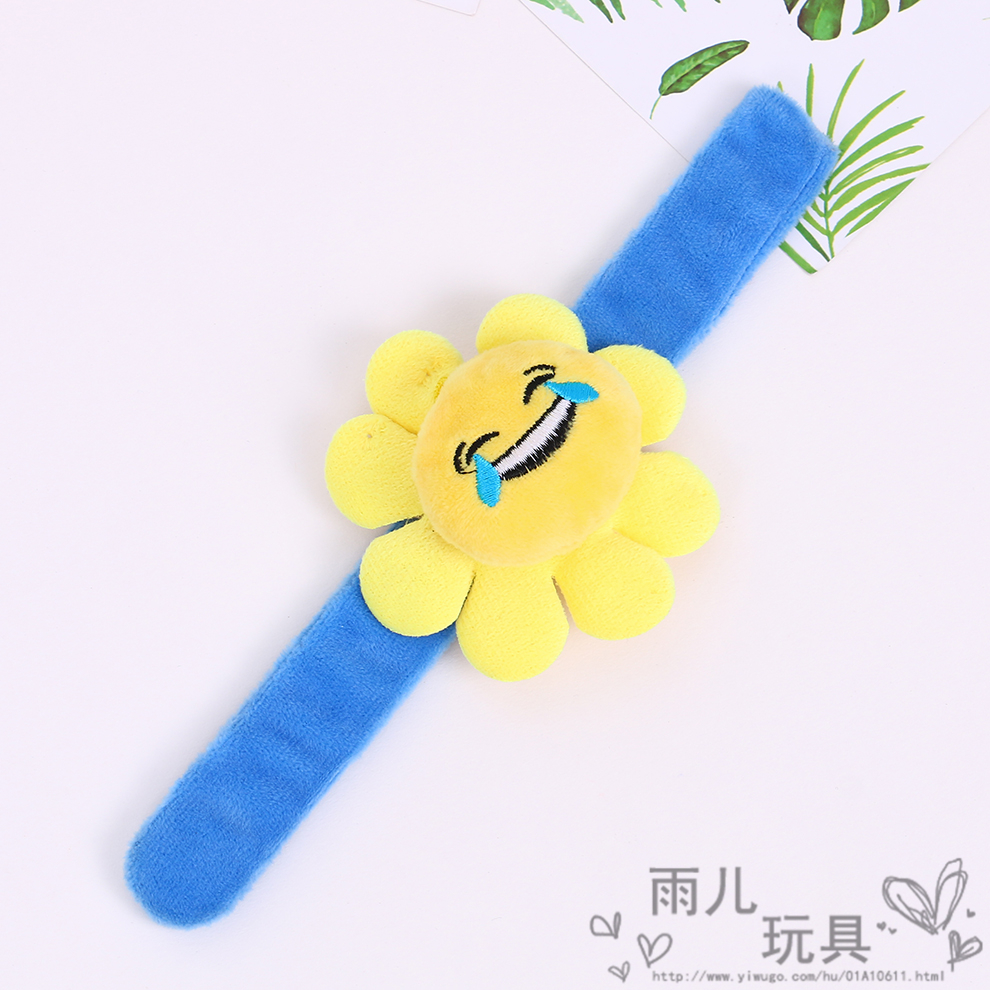 Plush toy, cute cartoon papa ring bracelet, sunflower papa ring emoji, smiling sunflower papa ring Application Scenario