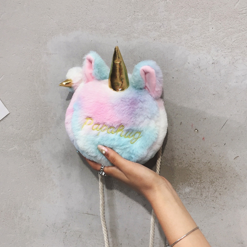 The popular unicorn fleece crossbody small bag in Korean style is versatile, personalized and fashionable. It's a single-shoulder bag for women, a mobile phone and a coin purse