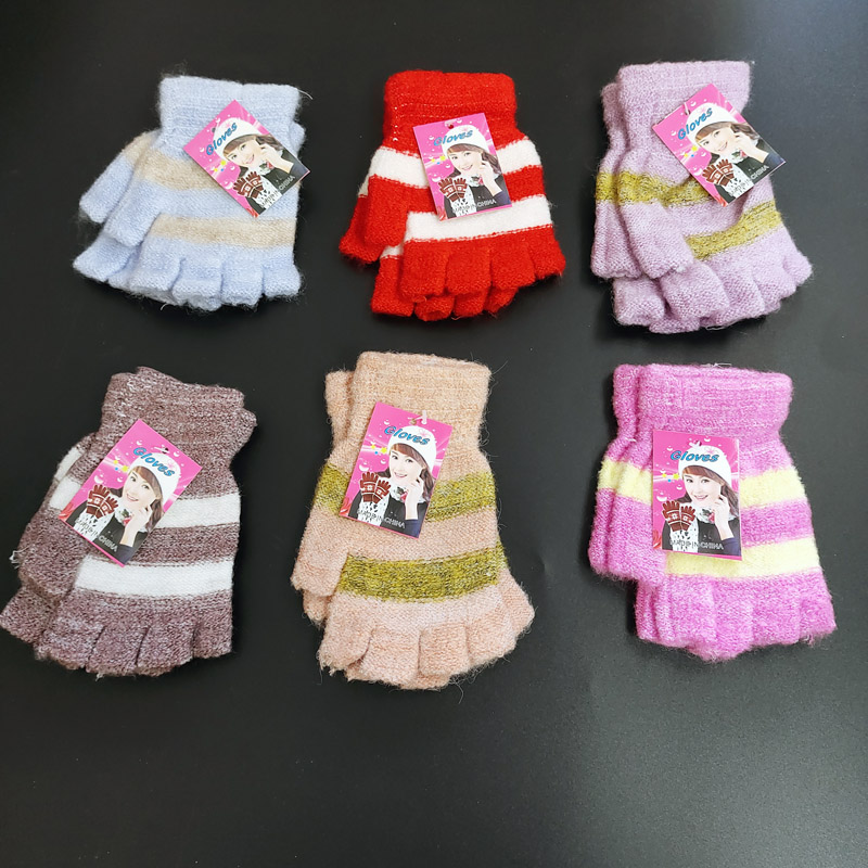 L3445 Premium Women's Half-Finger Gloves Thickened Korean version Student Cycling Cold Protection and Warmth 2-yuan store Application Scenario