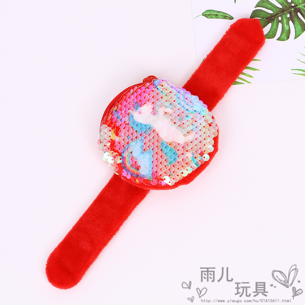 Factory direct sales of children's cartoon plush papa ring bracelet, coin purse, creative multi-color party decoration wrist strap Application Scenario