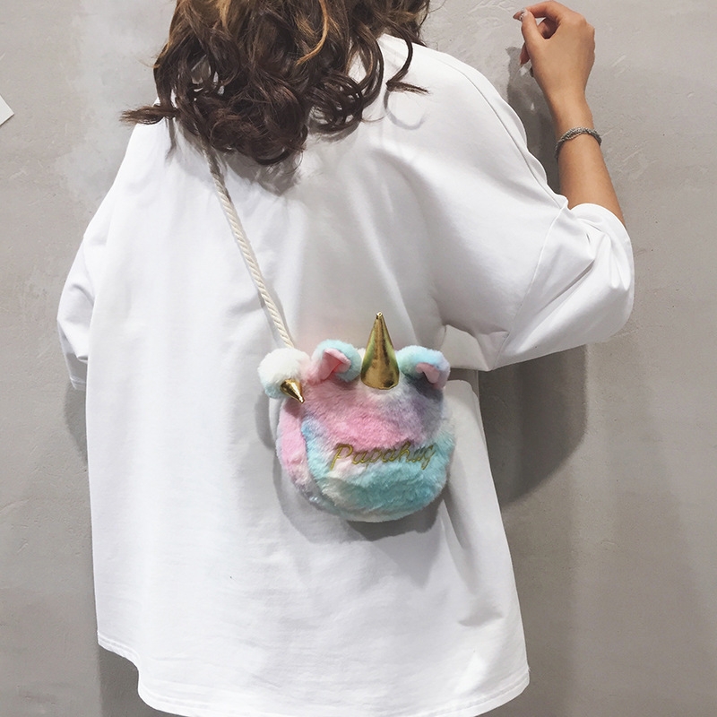 The popular unicorn fleece crossbody small bag in Korean style is versatile, personalized and fashionable. It's a single-shoulder bag for women, a mobile phone and a coin purse Application Scenario