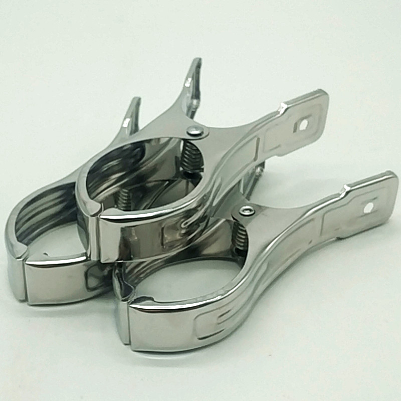 Sunshine Department Store bagged 3pc stainless steel clips for drying quilts and clothes, large fixed clothes drying and windproof clips Item Picture