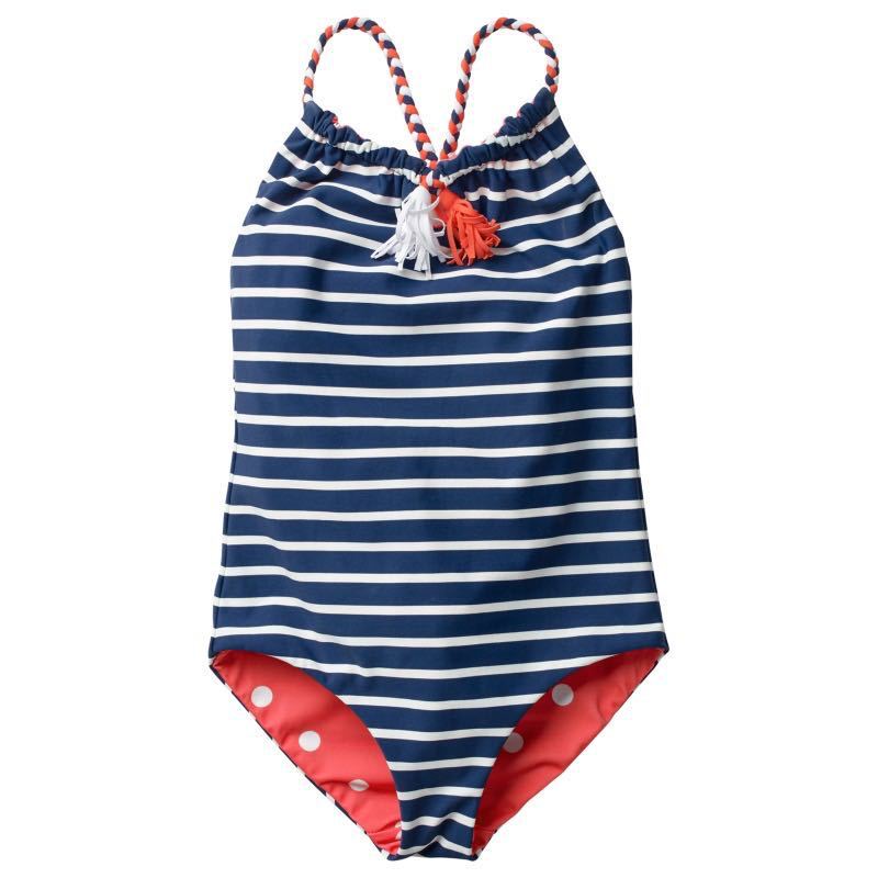 Children wear two-piece bikinis on both sides