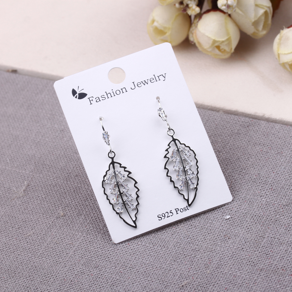 Korean style earrings, personalized geometric pins, sparkling diamond earrings, simple long ear hooks, and earrings for women Specification image