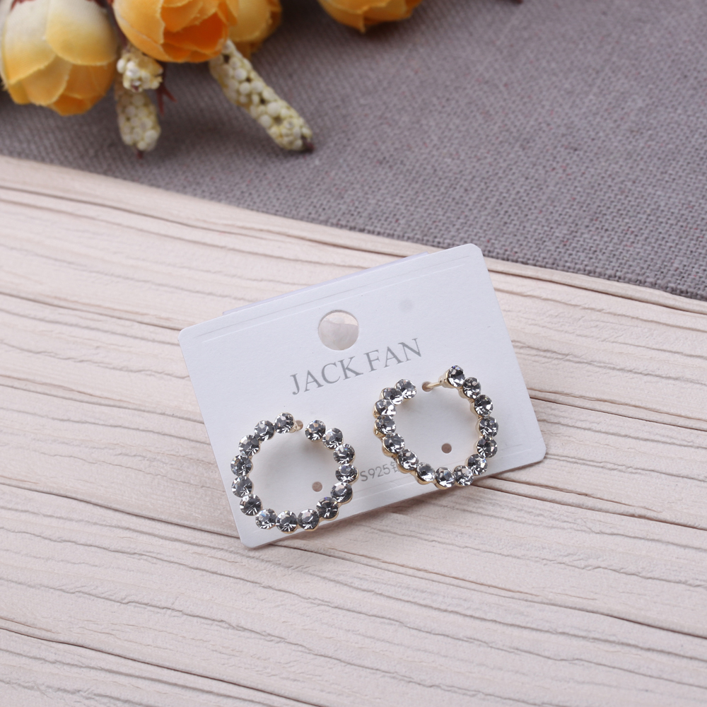 The 925 silver needle earrings from the street stall are versatile, personalized and fashionable. The stud earrings are stylish and elegant, and are popular Korean earrings Item Picture