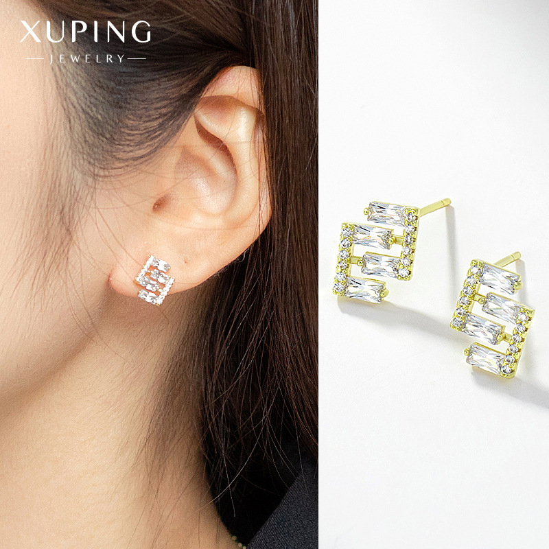 Xuping Jewelry 925 Silver Needle, Dongdaemun, South Korea, with a unique, simple and fashionable design. Stud earrings for women, gold-plated and set with zircon