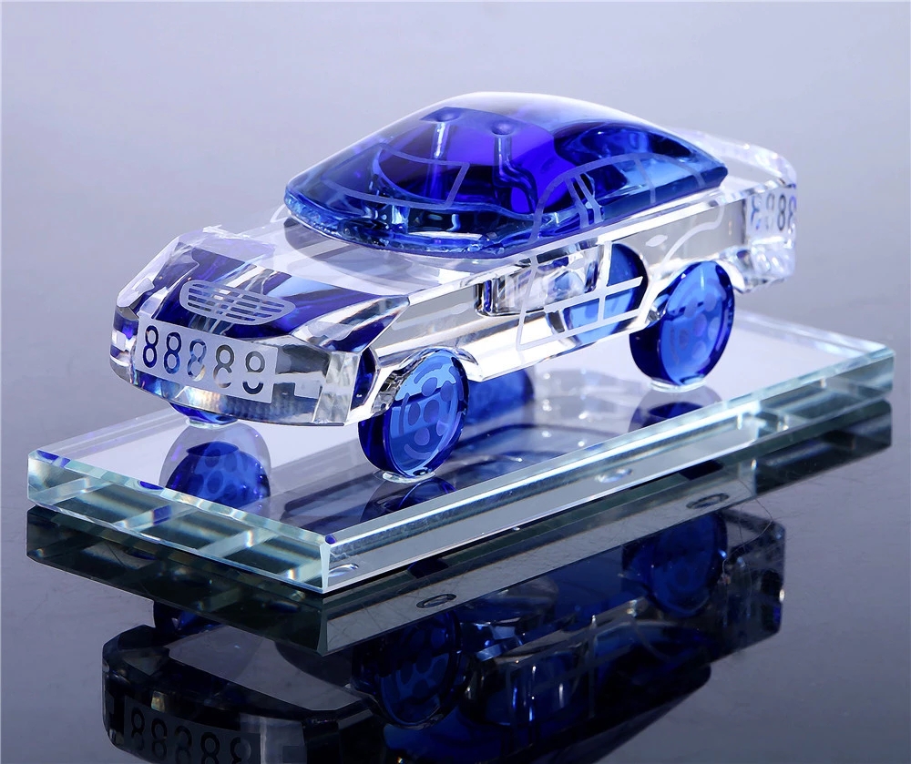 Creative crystal craft car ornaments, car perfumes, crystal large car models, aromatherapy car displays, and street stalls are selling well full figure