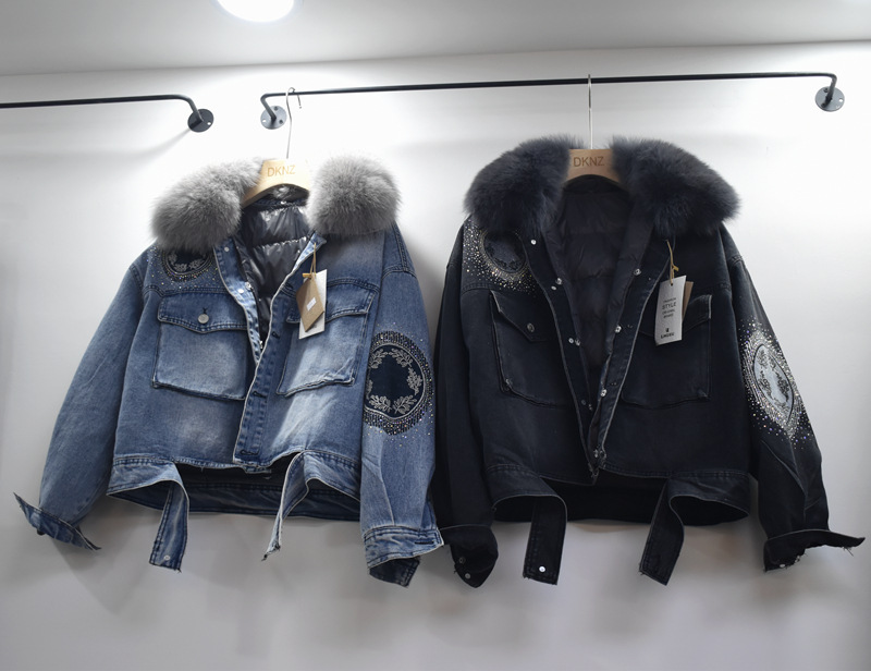 Winter embroidered and diamond-encrusted oversized real fox fur collar 90 white duck down detachable inner lining denim down jacket Application Scenario