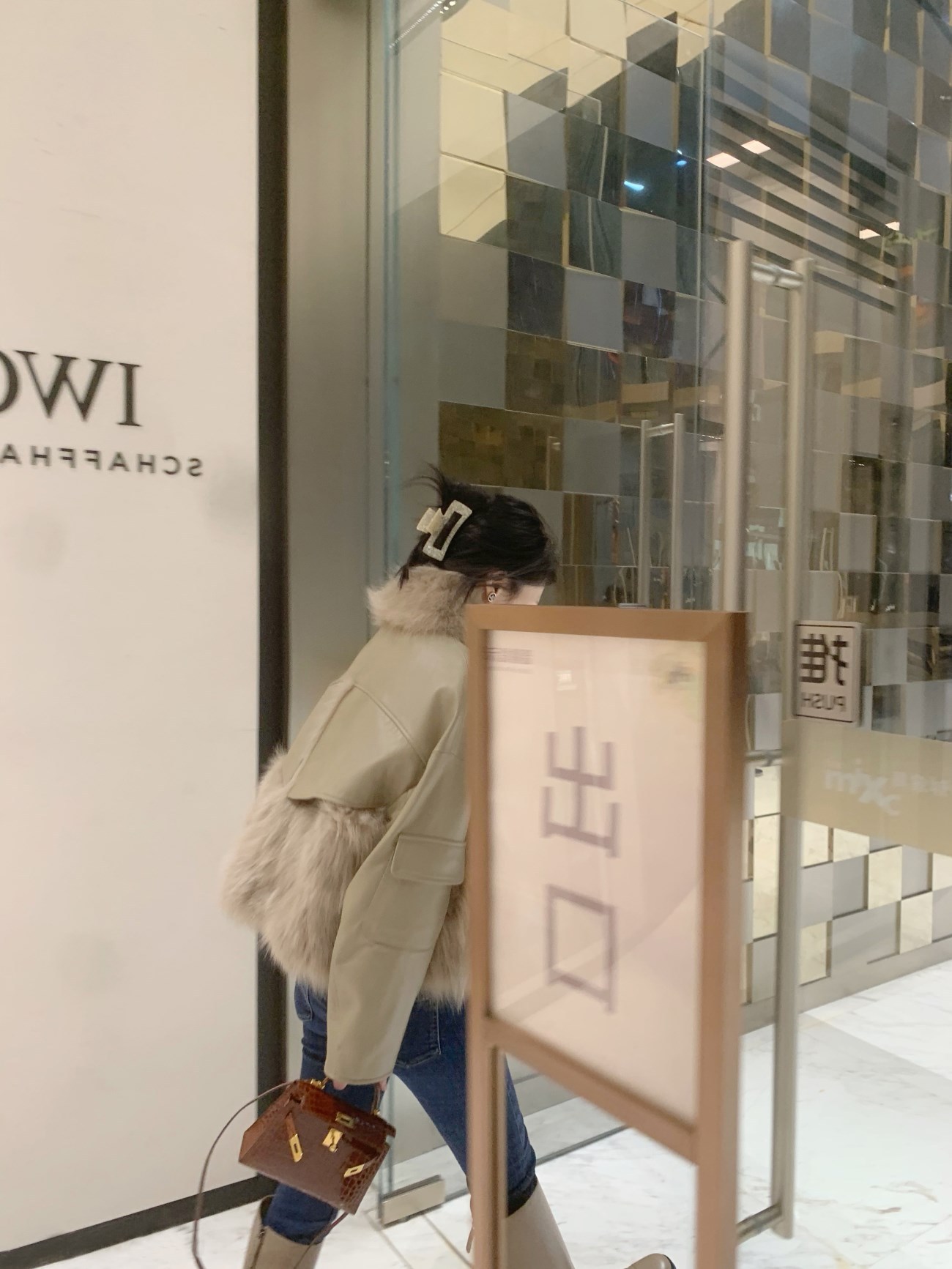 ASM ANNA Little Wild Horse ~ Fashionable Short fox-like fur coat 2020 New style for young fur women details Picture