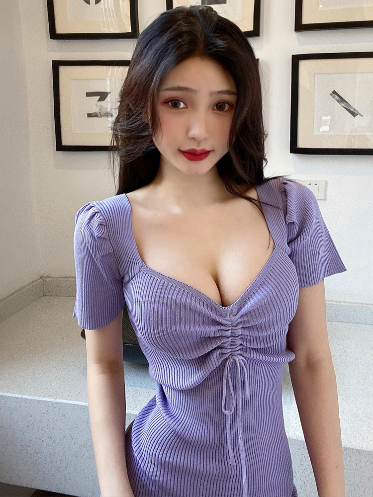 Autumn retro and sexy V-neck, large lace-up, figure-hugging, tight-fitting A-line dress, knitted short-sleeved dress