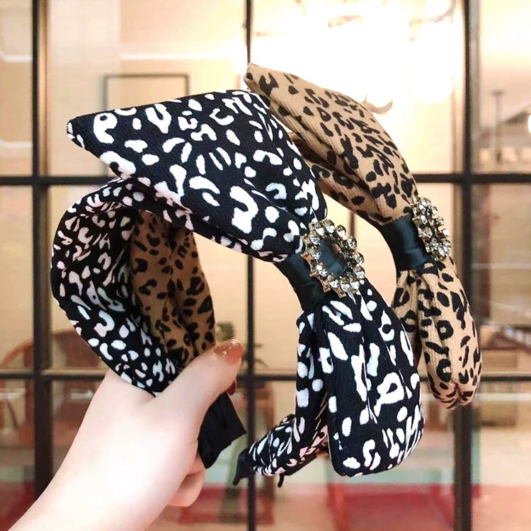 Factory direct sales of new fashionable hair accessories, Korean style ins versatile hair band, leopard print bow, pearl drill bit hair clip details Picture