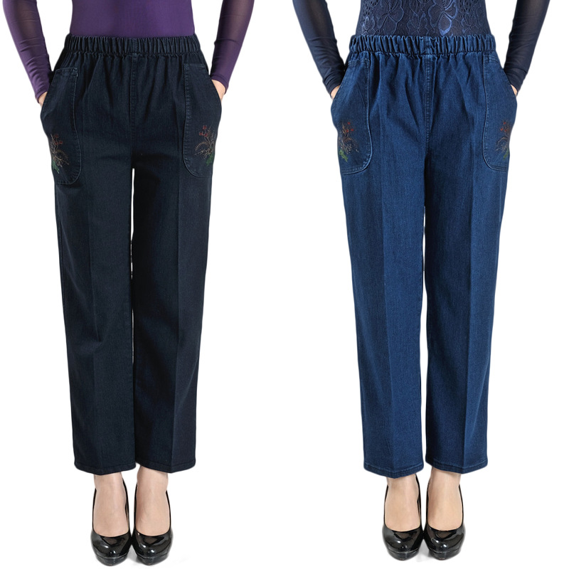 Factory direct supply of women's jeans for middle-aged and elderly people. Spring 2020 straight-leg high-waisted elastic band loose jeans for women Application Scenario