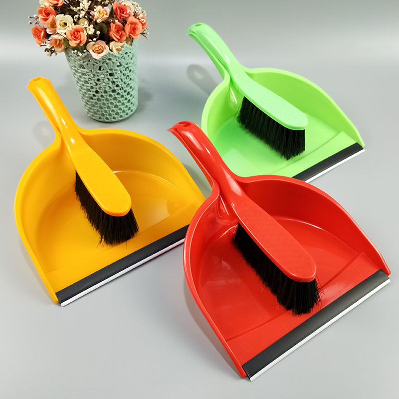 Wholesale of multi-purpose desktop cleaning brushes, computer keyboard brushes, household mini brooms and dustpans from manufacturers