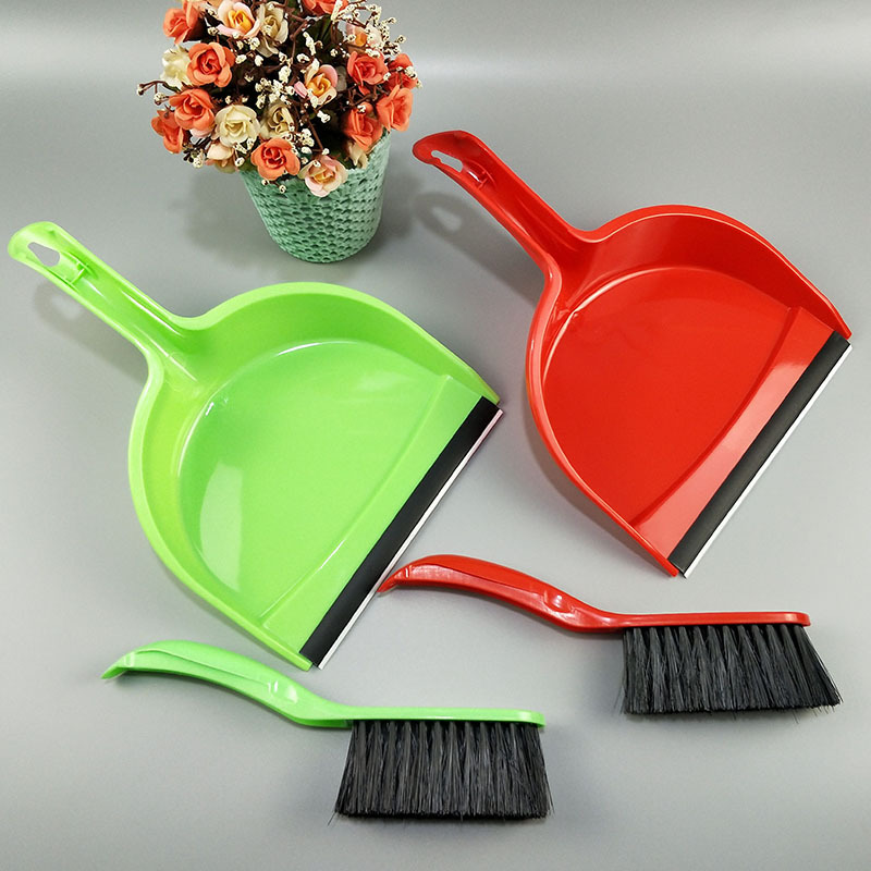 Wholesale of multi-purpose desktop cleaning brushes, computer keyboard brushes, household mini brooms and dustpans from manufacturers details Picture