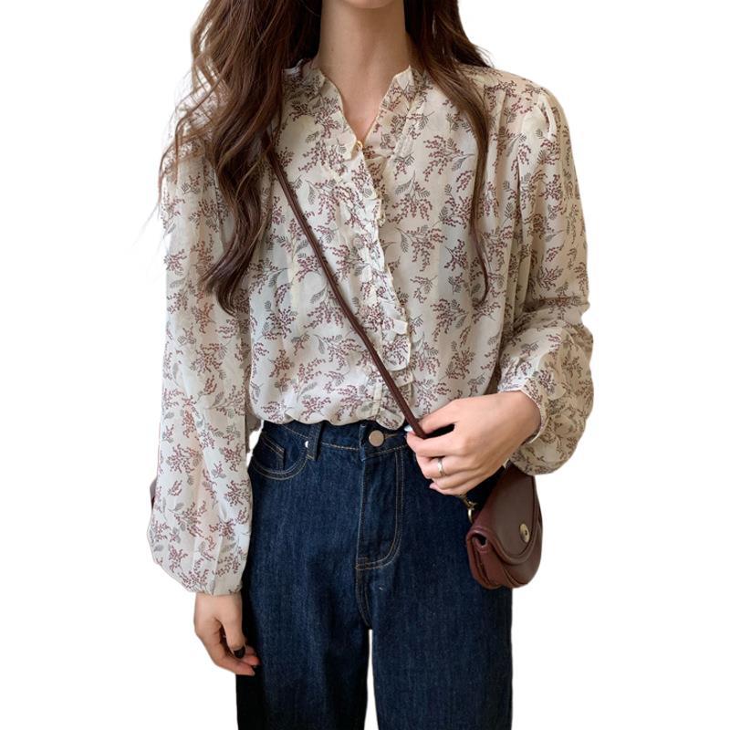 The 2020 new style of Korean-style, gentle and stylish floral chiffon sweater for women, long-sleeved base layer and puffed sleeve top Item Picture