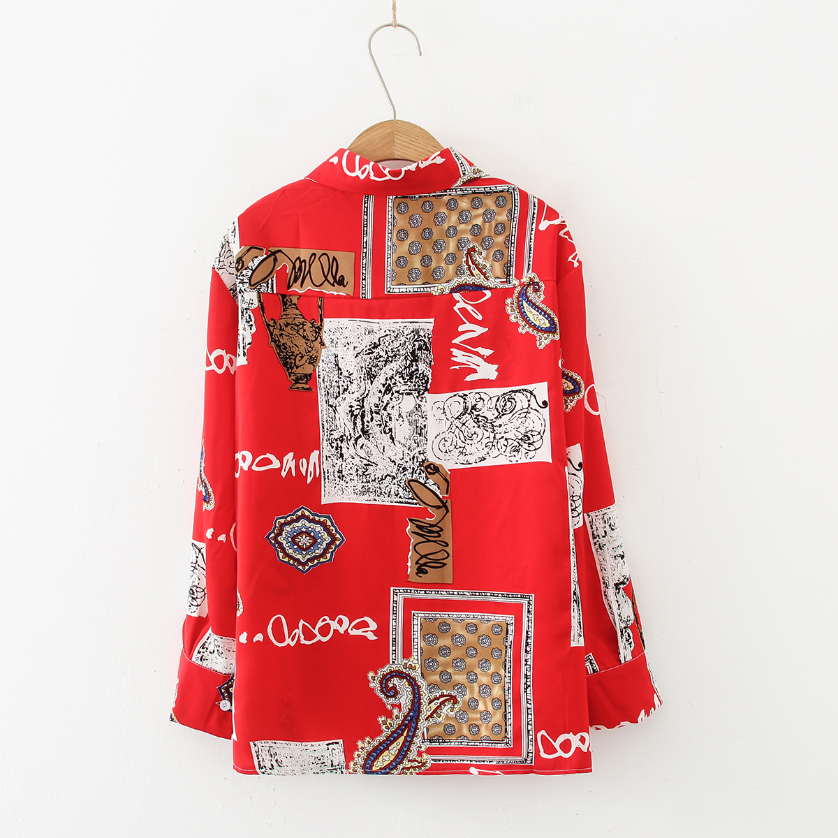 ins retro Hong Kong-style long-sleeved floral shirt for women's early autumn 20 new loose design, niche top trend details Picture