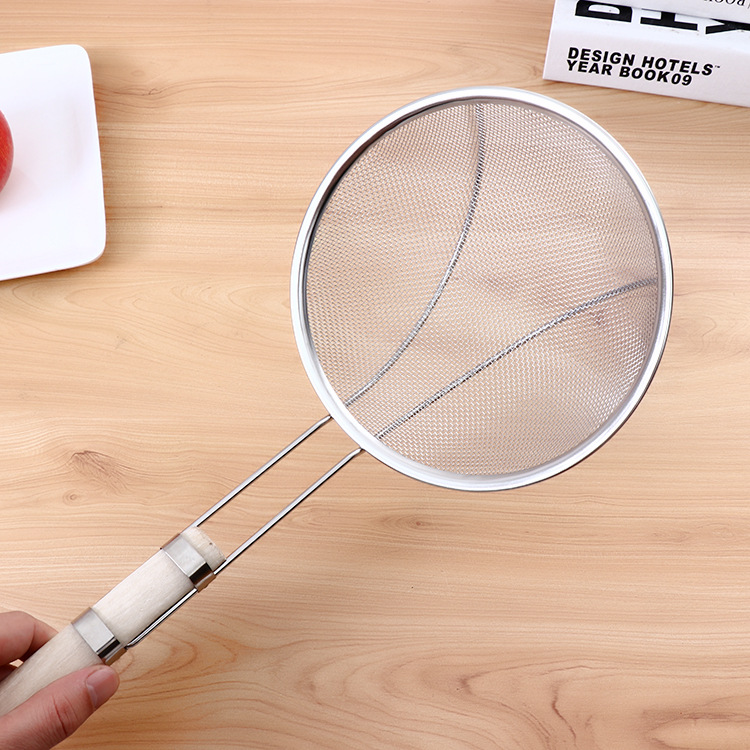 16-26# wooden handle double-wire reinforced stainless steel mesh strainer, kitchen wooden handle stainless steel filter screen strainer Application Scenario