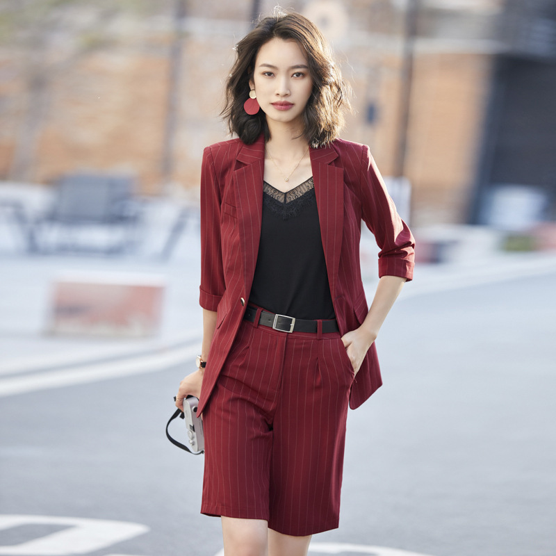 Spring new Korean temperament stripe small suit two sets of professional wear western style sleeve shorts female