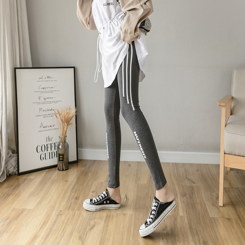 Real photo of a Barbie Barbie figure-hugging, waist-elastic and slimming figure in the 2021 Spring Festival, wearing leggings outside the yoga outfit for a female hair replacement Application Scenario