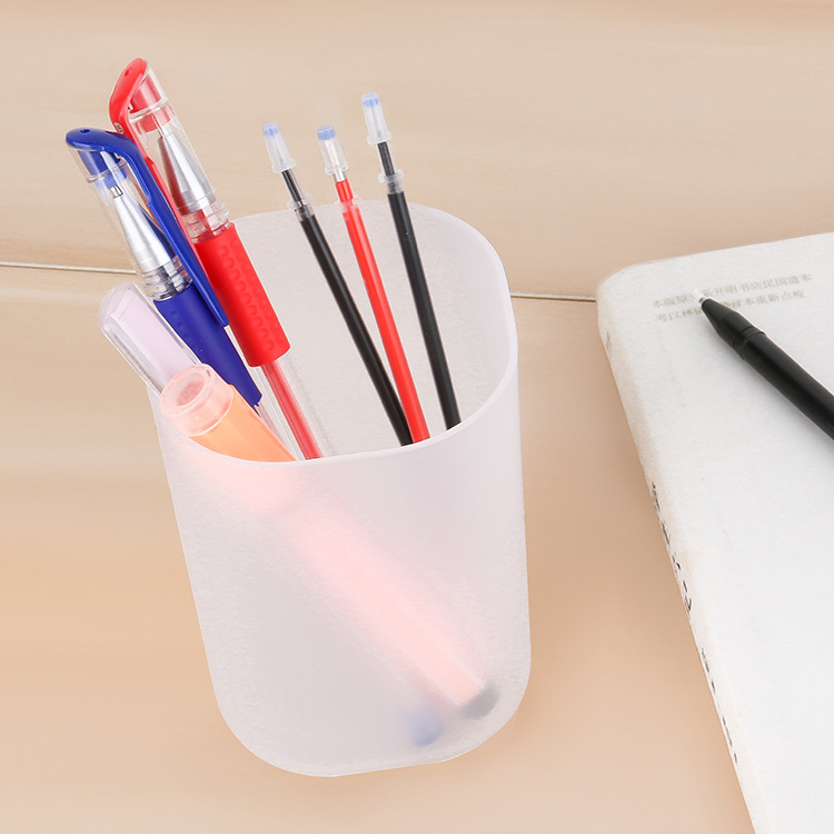 Creative desktop storage box, transparent matte stationery, makeup brush, lipstick rack, multi-functional and simple slanted pen holder Application Scenario