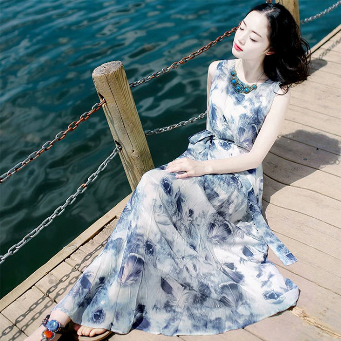 Summer 2020 new Korean-style women's dress, slimming sleeveless chiffon dress, long dress, beach vacation dress Application Scenario