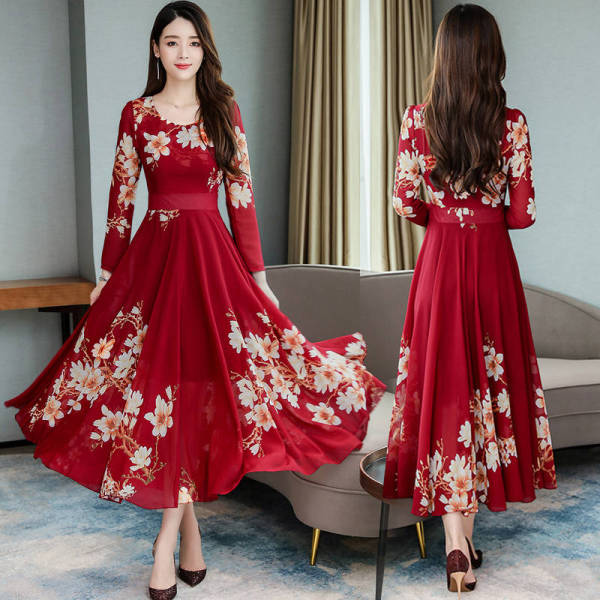 The new Korean-style women's clothing in 2020 is in vogue with a spring vibe. It features long-sleeved, plus-size dresses and mid-length floral prints details Picture
