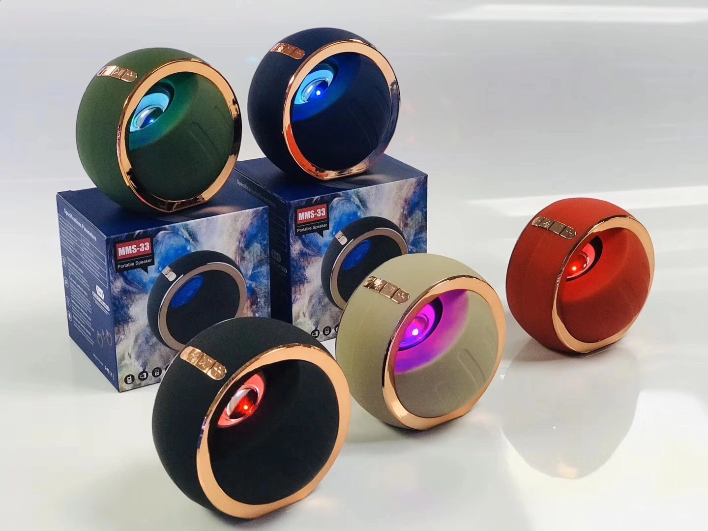 Cross-border new MS-33 wireless Bluetooth speaker, fashionable subwoofer, seven-color light audio private mold in stock full figure
