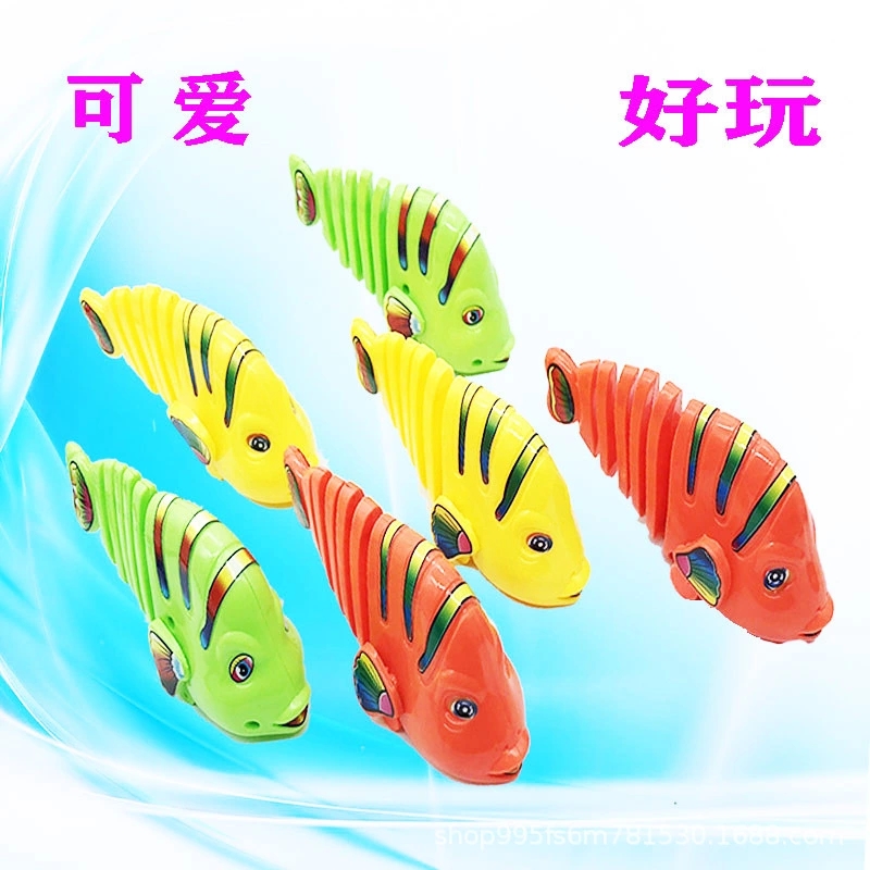 Swing the rainbow fish, wind it up, wind it up, and the little animals will run. Cartoon creative small gifts are selling well details Picture
