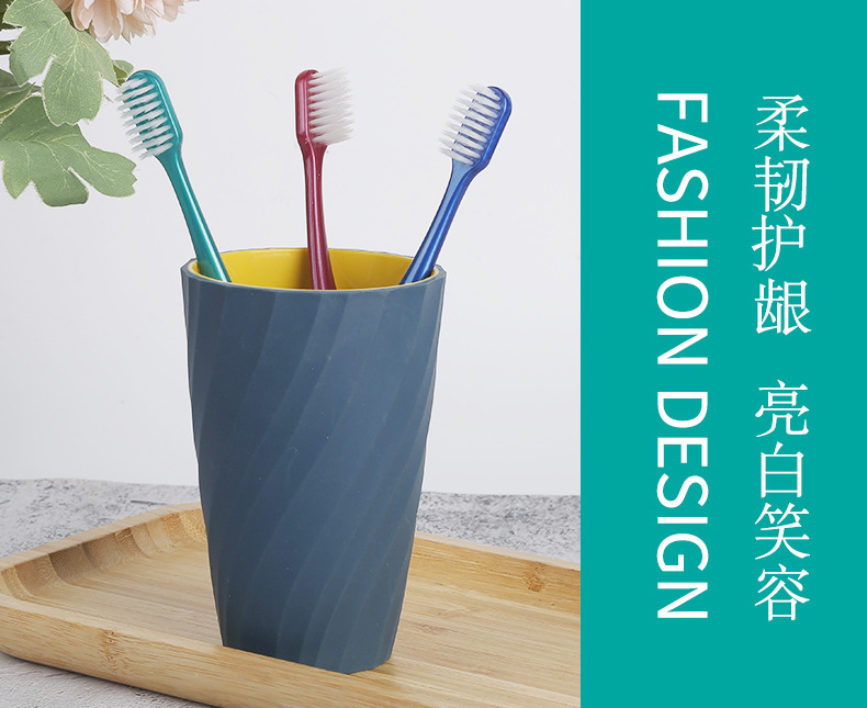 Single-piece bamboo charcoal toothbrushes for adults, fine and soft bristles, daily necessities for street vendors, wholesale from manufacturers Item Picture