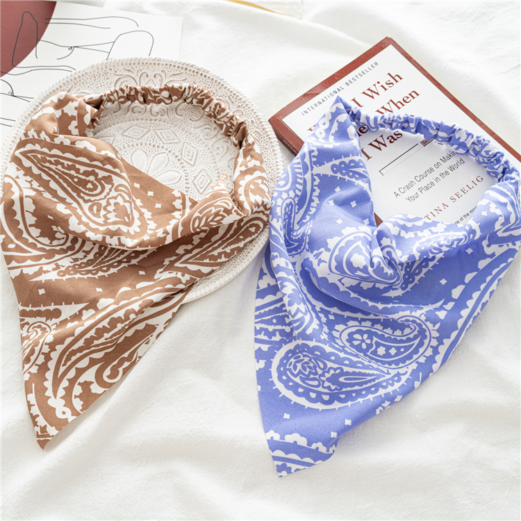 European and American 2021 new style women's elastic band, headscarf, hair band, cross-border versatile triangular scarf, three-state hair band manufacturer Application Scenario