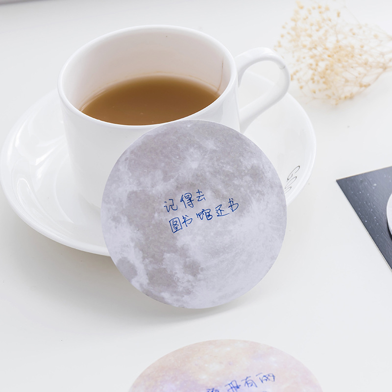 The Creative Planet series of stationery from Japan and South Korea features round, tear-off sticky notes, small notebooks, and office notes that can be used N times details Picture