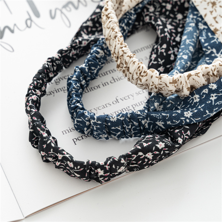 New European and American floral fabric headscarves, women's versatile hair ties, triangular scarves, three-state cross-border supply, elastic hair bands details Picture