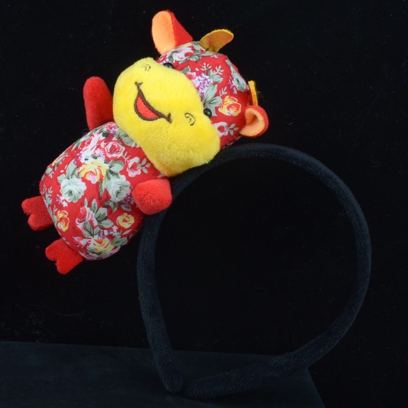 Red New Year's headband, New Year's Eve hair accessory, New Year's Year of the Ox hair band, face wash hair band, plush cartoon and cute Application Scenario