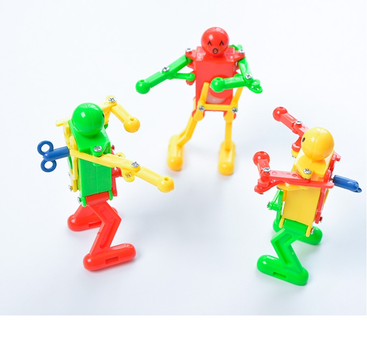 Dancing robot, baby educational toy, winding spring toy, children's dancing robot swaying Application Scenario