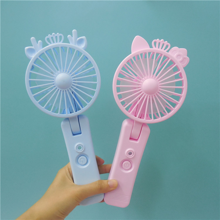 Little Deer Spray Hydrating Fan, handheld folding usb charging mini outdoor fan with light spray Application Scenario