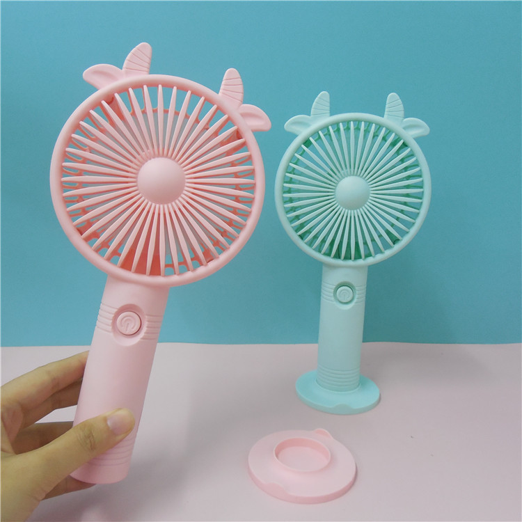 Factory direct sales of USB charging mesh cover small fan, desktop with base, office and home fan, outdoor handheld portable full figure