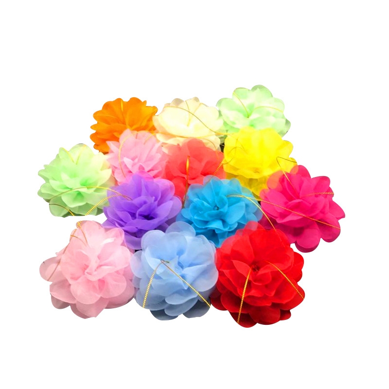 In 2022, a new type of glowing hand-held lantern was a bestseller. At night markets and street stalls, a scanning code hit was promoted as a Lantern Festival cartoon flashing toy Item Picture