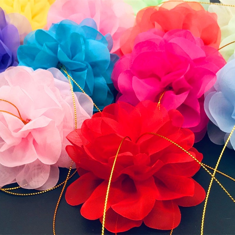 In 2022, a new type of glowing hand-held lantern was a bestseller. At night markets and street stalls, a scanning code hit was promoted as a Lantern Festival cartoon flashing toy Application Scenario