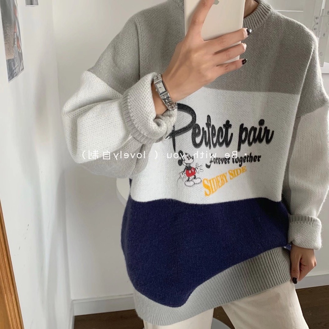A loose, forest-style, ins retro Hong Kong style new autumn and winter outerwear thick coat with a large cut