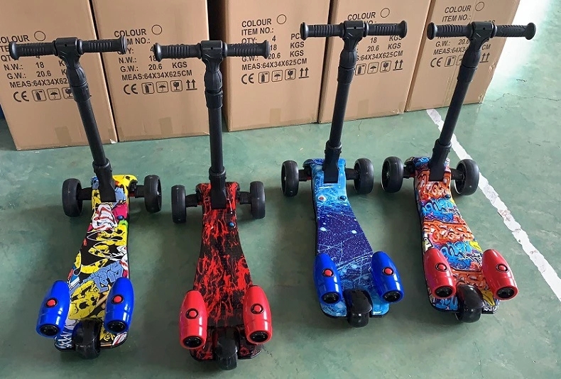 The new children's spray three-wheel flashing scooter from the source factory can be folded and adjusted in height to exercise the baby's balance Specification drawing