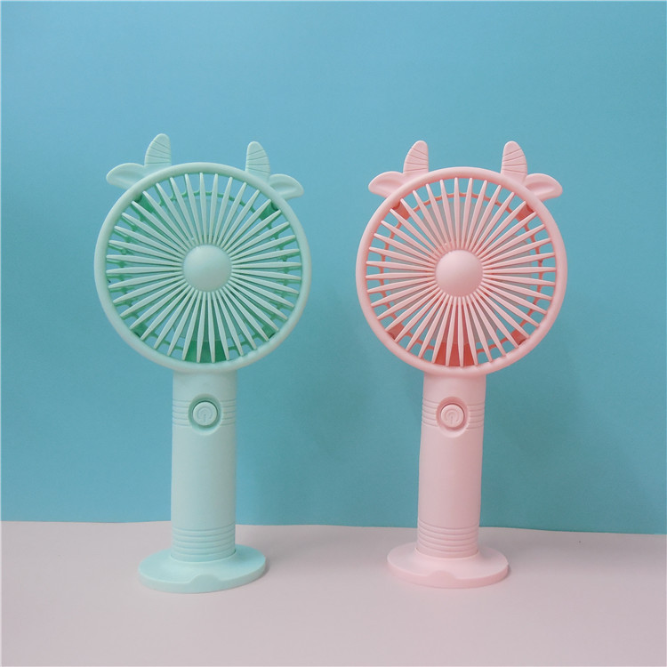 Factory direct sales of USB charging mesh cover small fan, desktop with base, office and home fan, outdoor handheld portable details Picture
