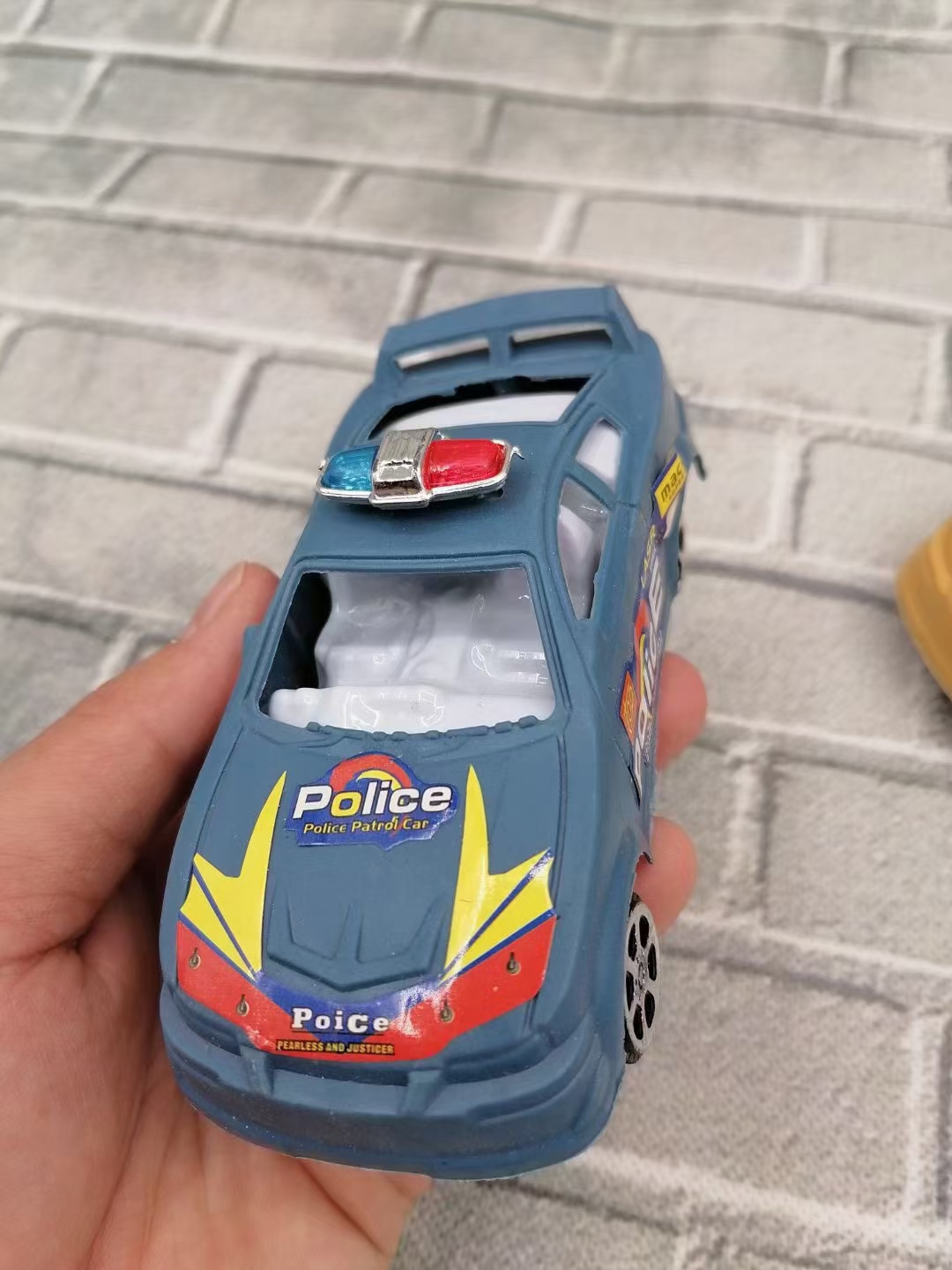 【 Special Offer 】 Brand-new foreign trade original order coasting police cars, car gifts, small cars, hot sales at street stalls, foreign trade supplies Application Scenario