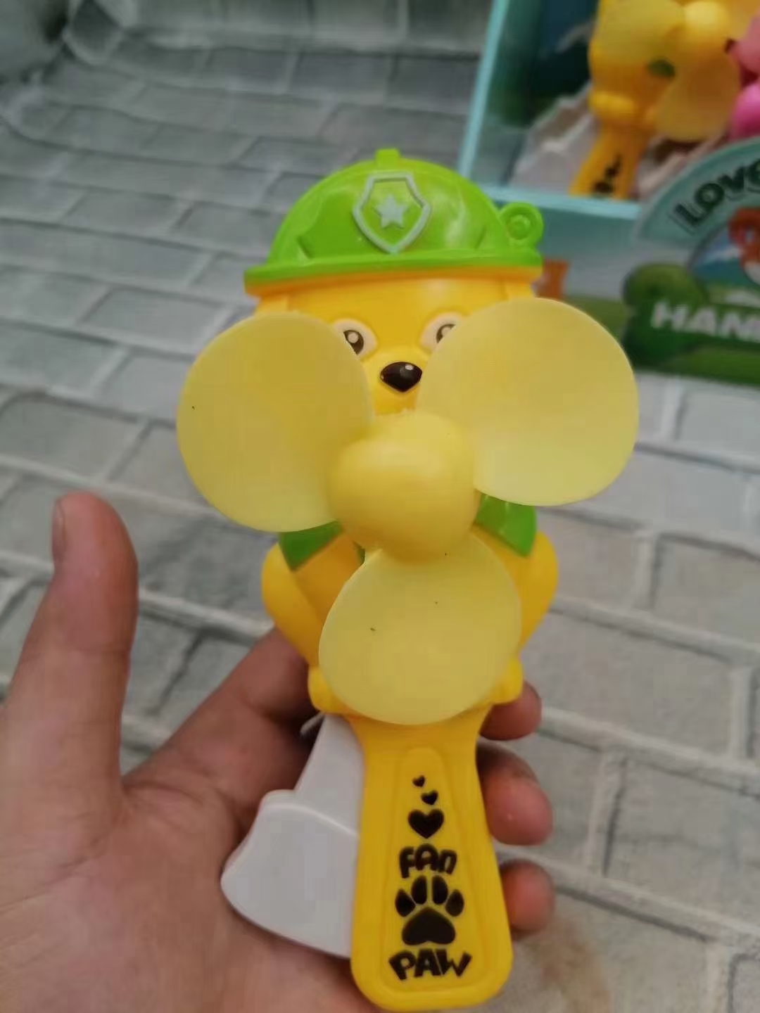 【 Special Offer 】 Brand new original cartoon hand-pressing fans as gifts. Small fans are selling well at street stalls and are in high demand. Foreign trade supply Application Scenario