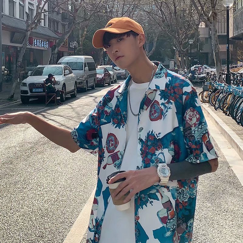 Loose short-sleeved shirt on Instagram, Hawaiian Korean style beach flower shirt, couple beach vacation top for men and women Application Scenario