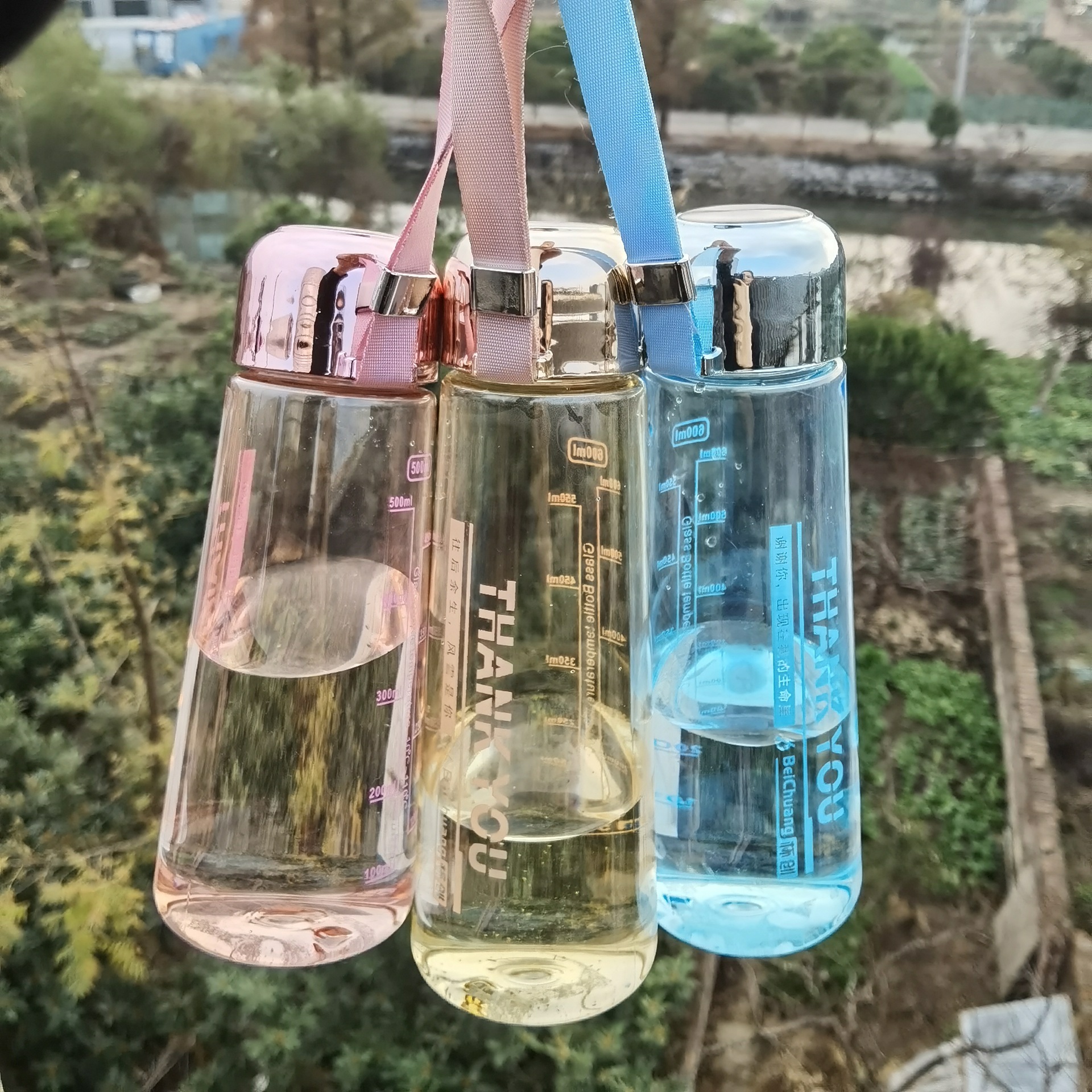 35823 wide space cup nuevo estilo de PC plastic tazas de agua para estudiantes al aire libre portátil espacio tazas de viaje con cuerda